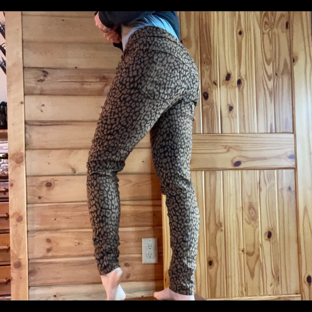 Leopard/cheetah/animal print dressy pants Sun & Shine brand